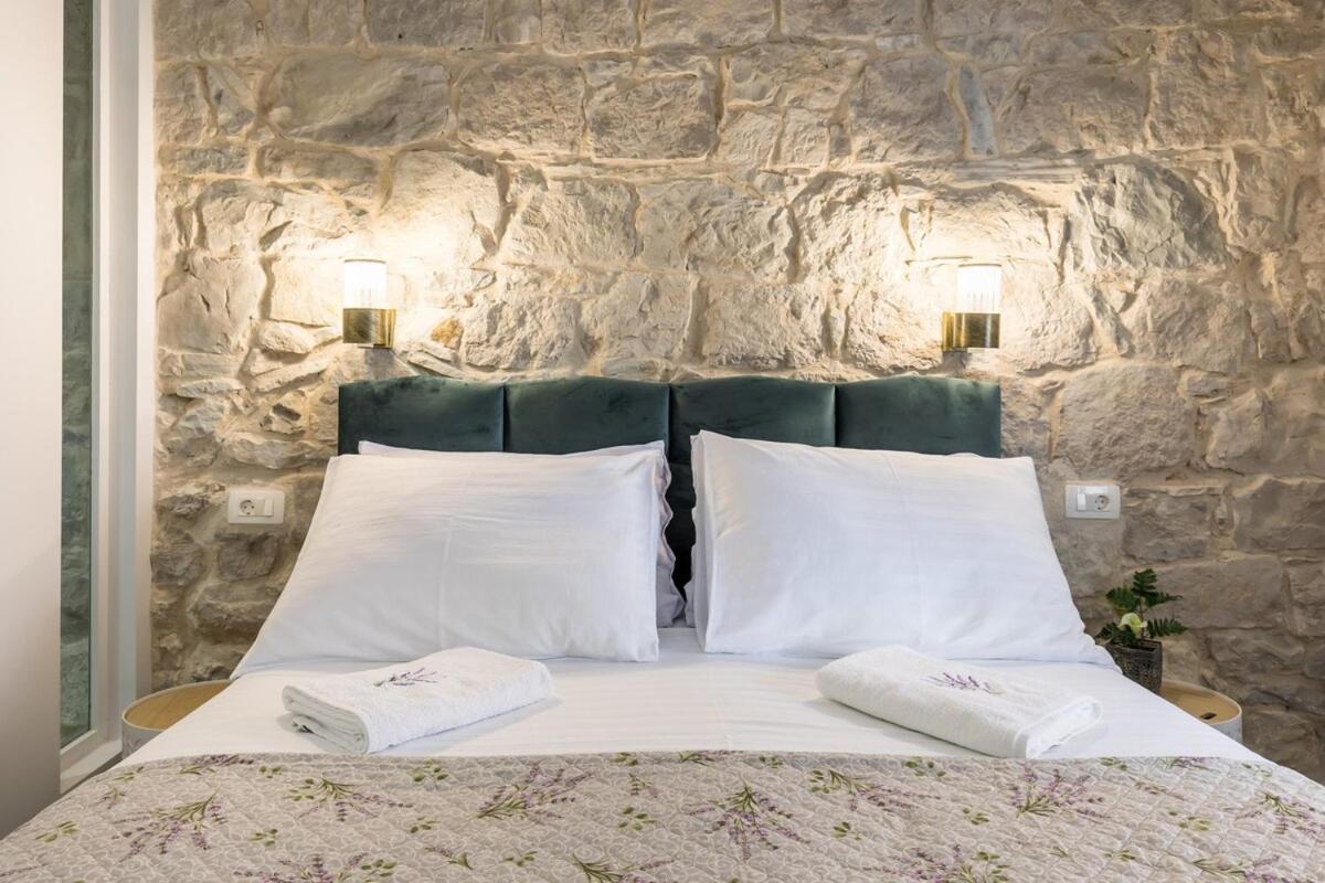 Bonbon Old Town Private En-Suite Room Split Exterior photo