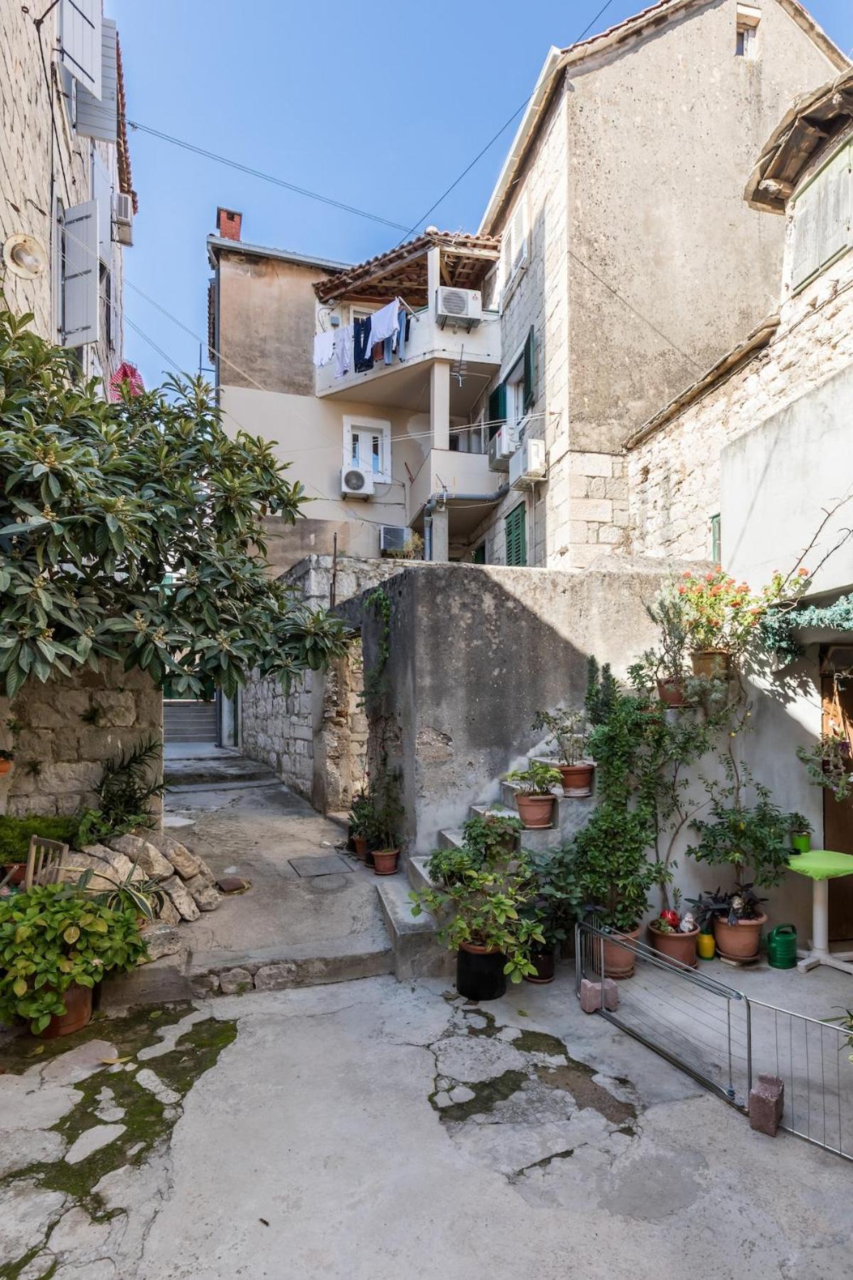 Bonbon Old Town Private En-Suite Room Split Exterior photo